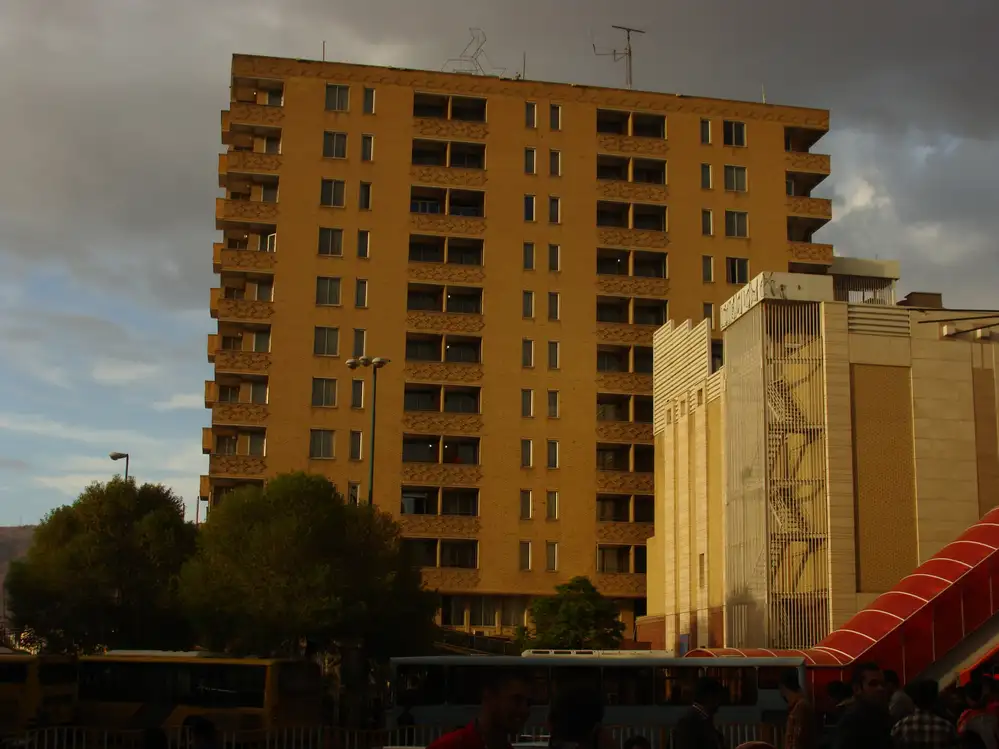 HOTEL GOSTARESH 02