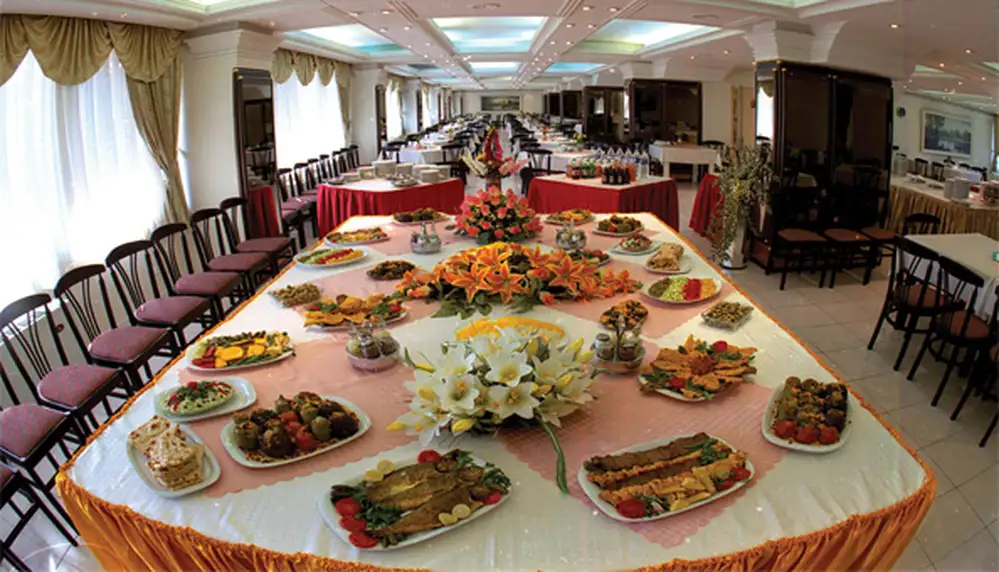 HOTEL GOSTARESH 07
