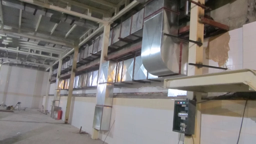 اجرای کانال کشی اگزاست و هوای تازه و تهویه مطبوع شرکت کیان باداس